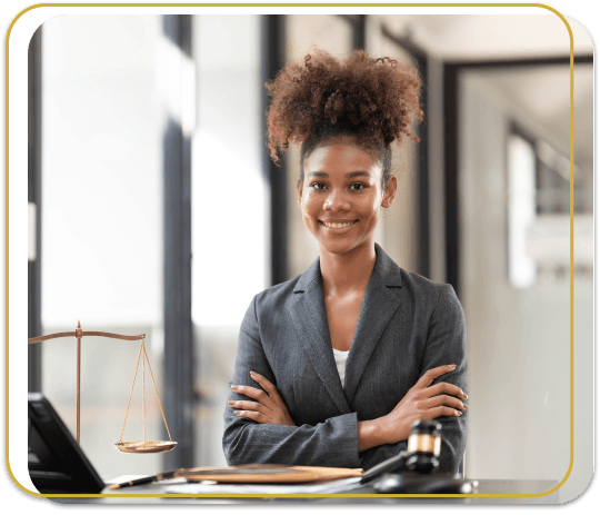 Cliente e advogado discutindo contrato